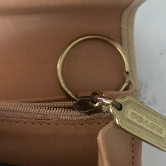 Coach Multi-Function Purse Natural Grain 4974 - Picture 4 of 7